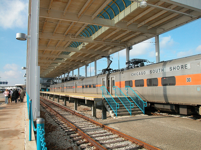 Metra rail line to Chicago